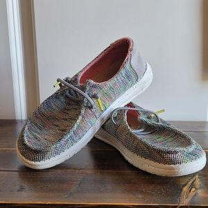 Hey Dude Girl's Wendy Shoes Size Y2-L3 Peacock Pink